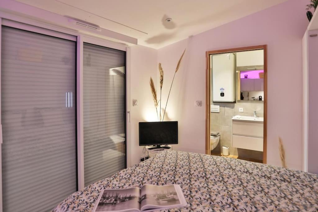 Tiny Studio Terrasse, Hypercentre La Plage A 2 Pas ! Les Sables-d'Olonne Bagian luar foto